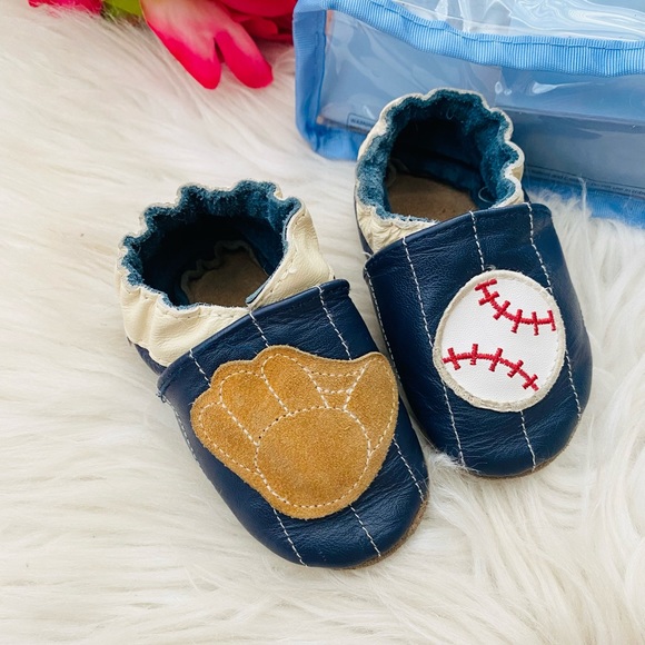 Robeez Baby Baseball Moccasins - Picture 2 of 7